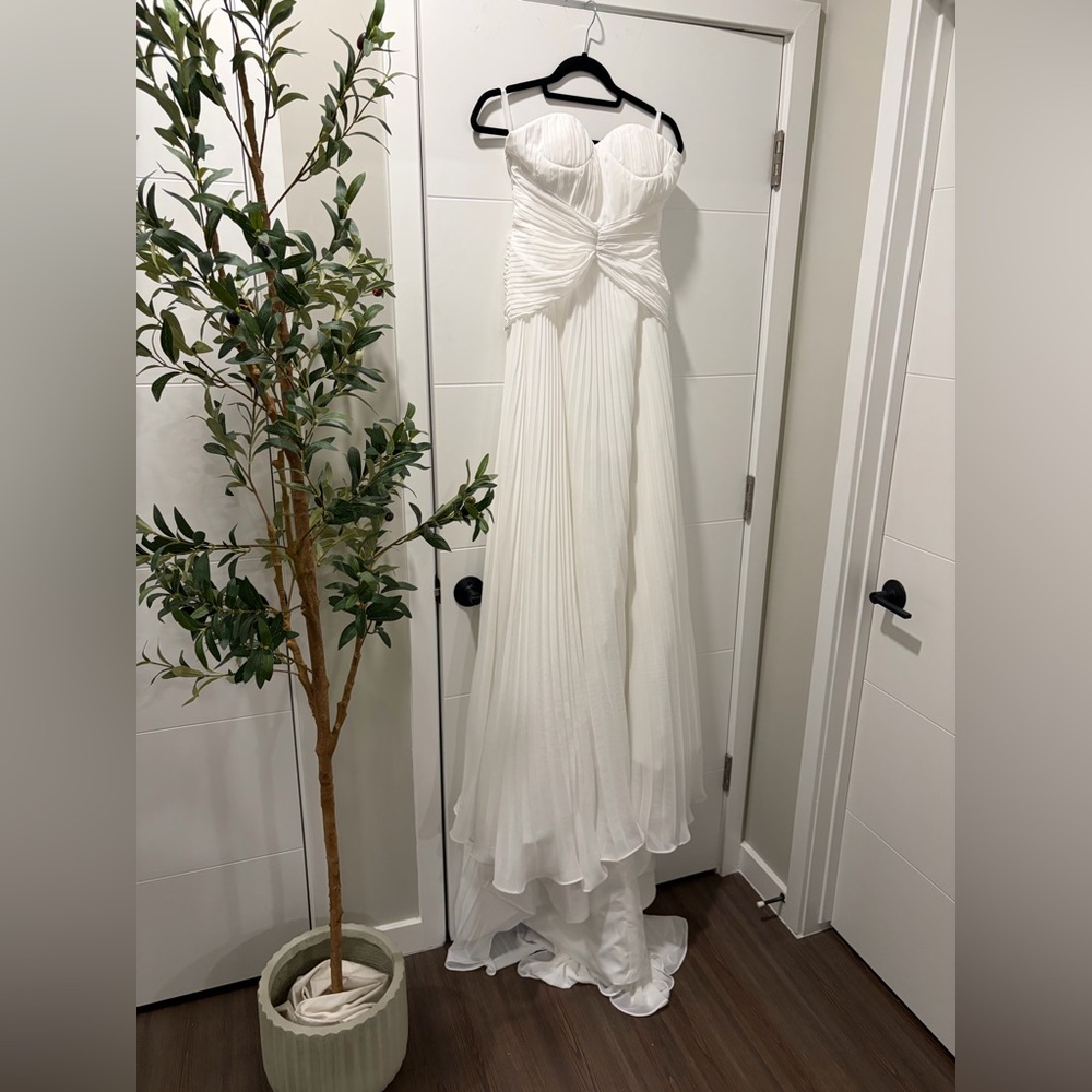 BRAND NEW Soft White Pleated Chiffon Wedding Dress with Train